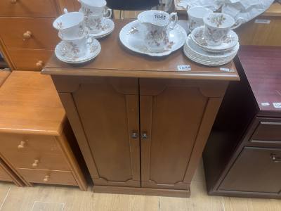 DRINKS CABINET