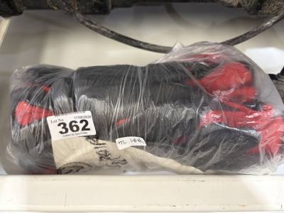 BUNDLE OF GLOVES