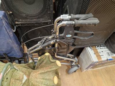 WALKING AID