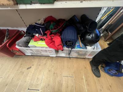 BOX LOT + TUB