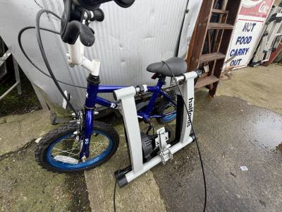 RASCAL BIKE + BIKE TRAINER STAND