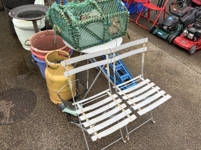 METAL TABLE + 2 X CHAIRS