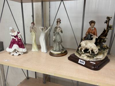5 FIGURINES
