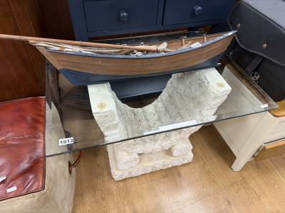 CLASS COFFEE TABLE