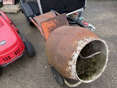 CEMENT MIXER