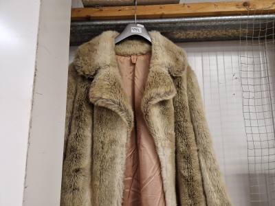 FUR COAT