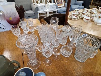 TABLE LOT OF CRYSTAL