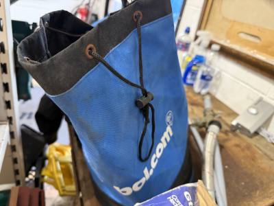 BAG OF CONSOLE / COMPUTER CABLES