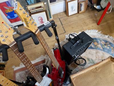 ASHTON ELECTRIC GUITAR + AMP