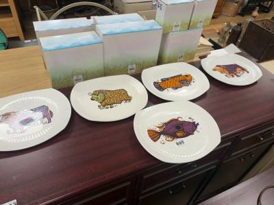 5 X 1970'S BEEFEATER PLATTERS