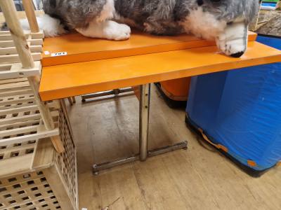 MID CENTURY EXTENDABLE TABLE