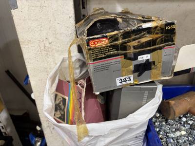 BAG OF VINTAGE PHOTOGRAPHY EQUIPMENT
