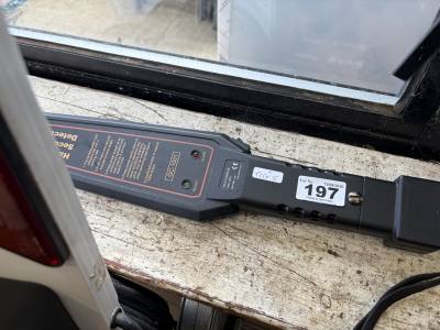 METAL DETECTOR