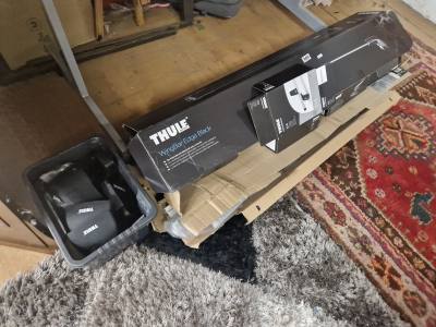 2 SETS OF UNIVERSAL ROOF BARS + ACCESSORIES