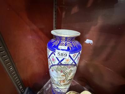 CHINESE HAND PAINTED VASE