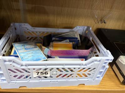 LOT OF POKEMON CARDS