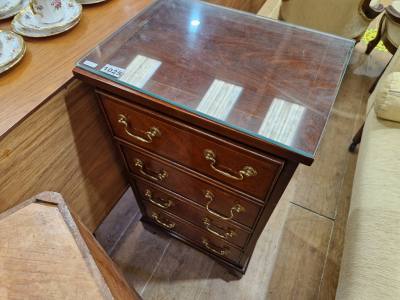 MAHOGANY BEDSIDE DRAWER