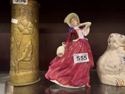 DOULTON FIGURINE "AUTUMN BREEZES"