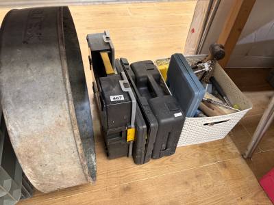 4 X BOXES OF SCREWS