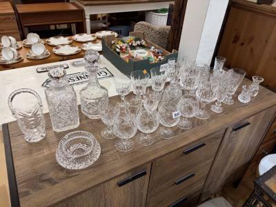 TABLE LOT OF CRYSTAL
