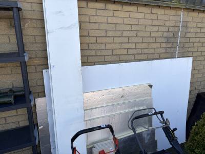 LOT OF INSULATION + BOARDS