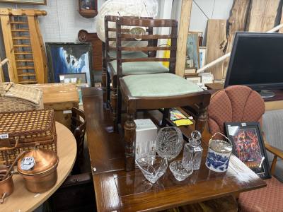 EXTENDING TABLE + 6 X CHAIRS