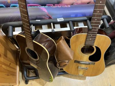 CAHAYA GUITAR STAND