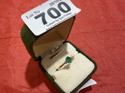 9CT DIAMOND + EMERALD RING (SIZE N)