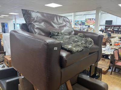 LEATHER COUCH
