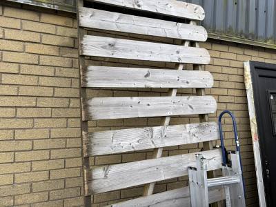 WOODEN DRIVEWAY GATE