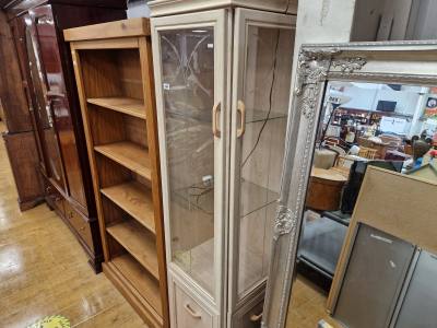 DISPLAY CASE