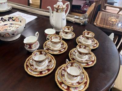 QUANTITY OF ROYAL ALBERT LADY HAMILTON CHINA