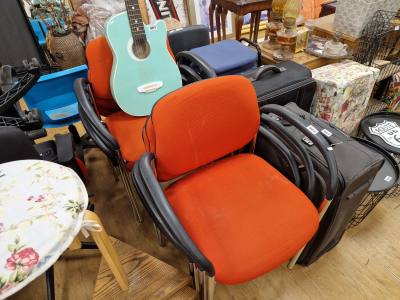 LOT OF OFFICE CHAIRS