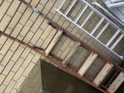STEP LADDER