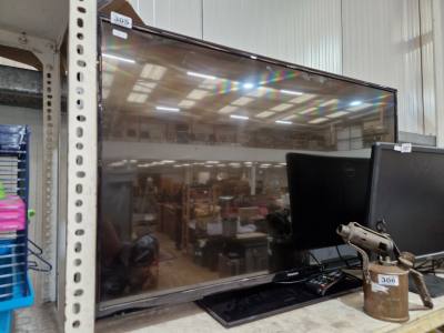 43" PANASONIC TV + REMOTE