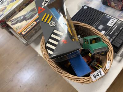 LOT OF COLLECTORS CARS