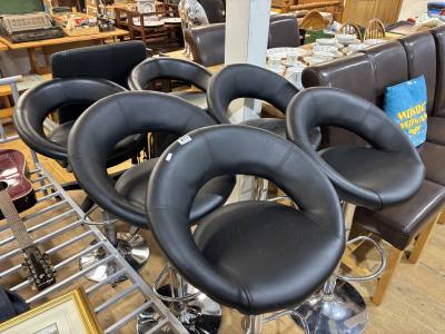 6 LEATHER BAR STOOLS