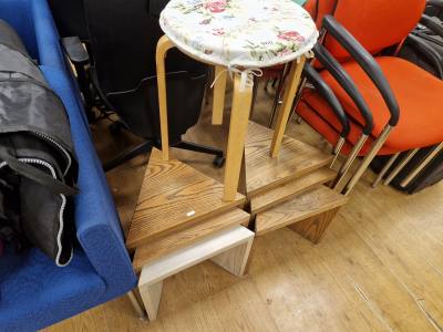 2 X OAK TABLE NESTS + STOOL