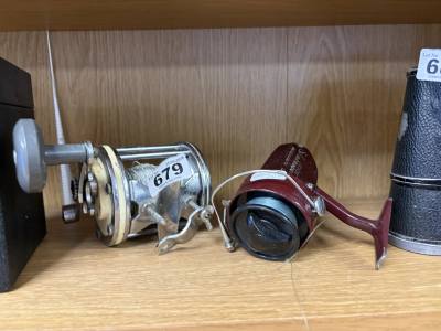 2 X FISHING REELS