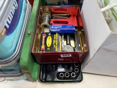 BOX OF TOOLS + PART SOCKET SET