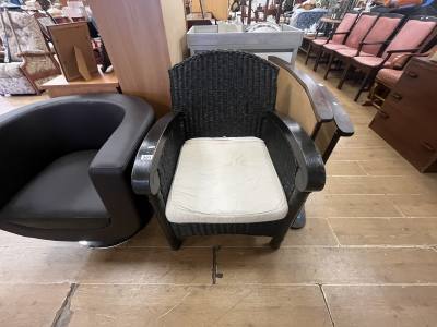 WICKER CHAIR