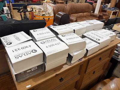 LARGE COLLECTION OF NEW MODEL AIRPLANES