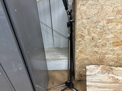 2 MIC STANDS