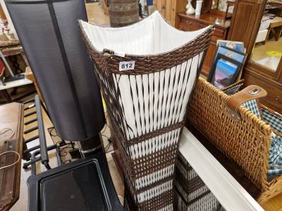 WICKER LAMP