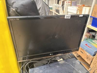 FLATSCREEN LG TV