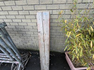 THICK WOODEN POST