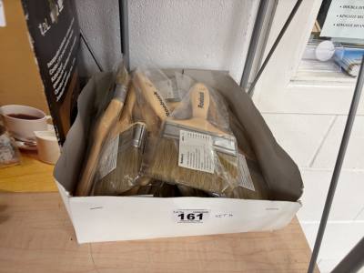 BOX OF ROEBUCK PAINT BRUSHES