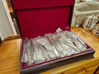 CASED CUTLERY SET