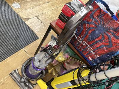 DYSON VACUUM