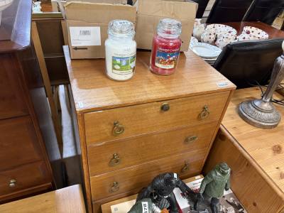 VINTAGE WOODEN DRAWER CHEST